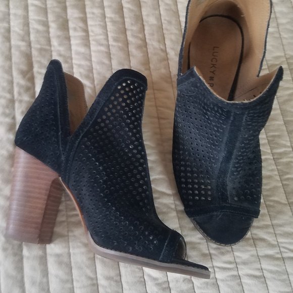 Lucky Brand Peep Toe Perforated Black Suede Booties - 7.5 - Picture 2 of 6